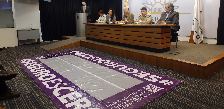 Mesa de lanzamiento Campaña noche de la nostalgia 2019