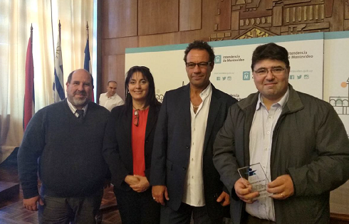 entrega del premio a representantes de unasev