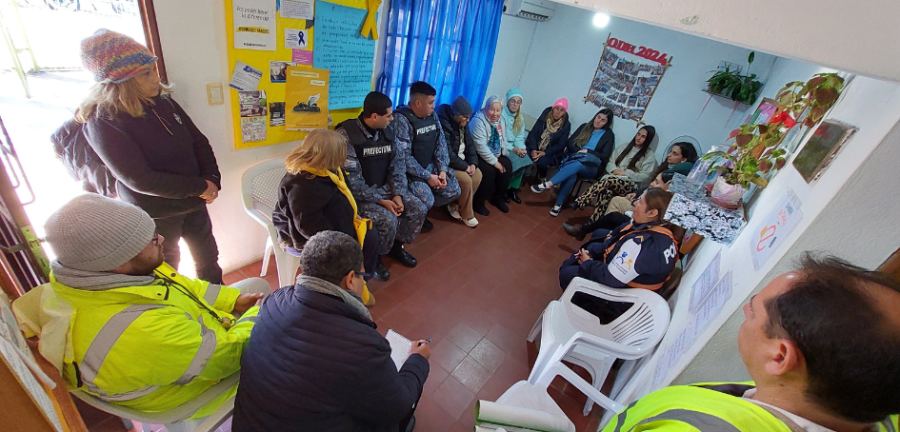 Vista general de reunión con Vecinos y Usuarios de UBA 8 en Salto