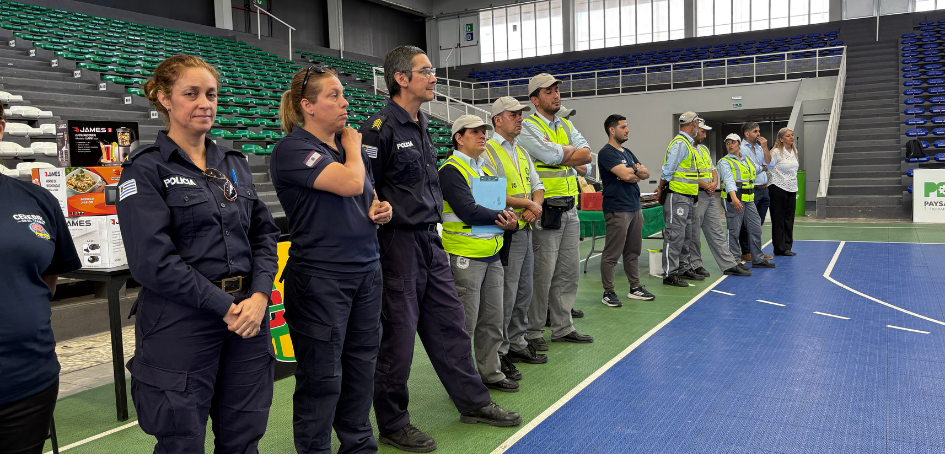 Inspectores de Tránsito y Policía Comunitaria durante el certamen "Cerebros en el Tránsito"