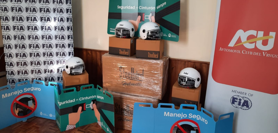 Conjunto de cascos entregados a ULOSEV Florida Conjunto de cascos entregados a ULOSEV Florida