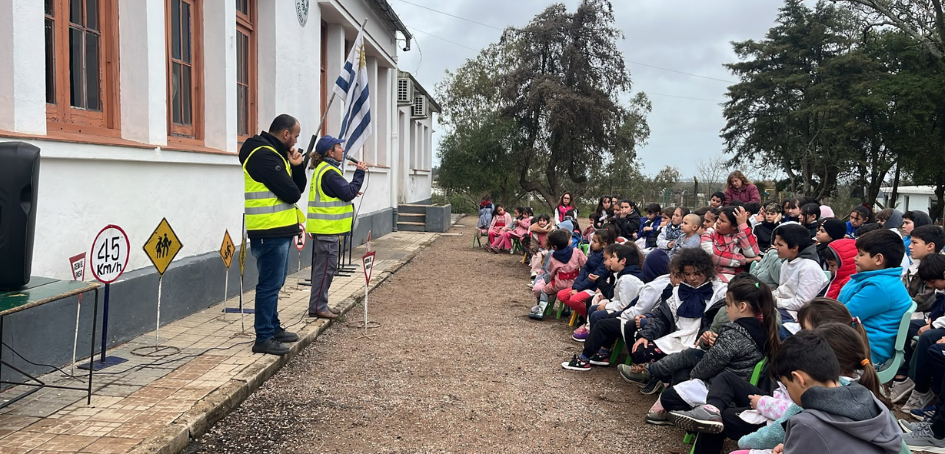 Policía Comunitaria y Dirección de Tránsito de Treinta y Tres