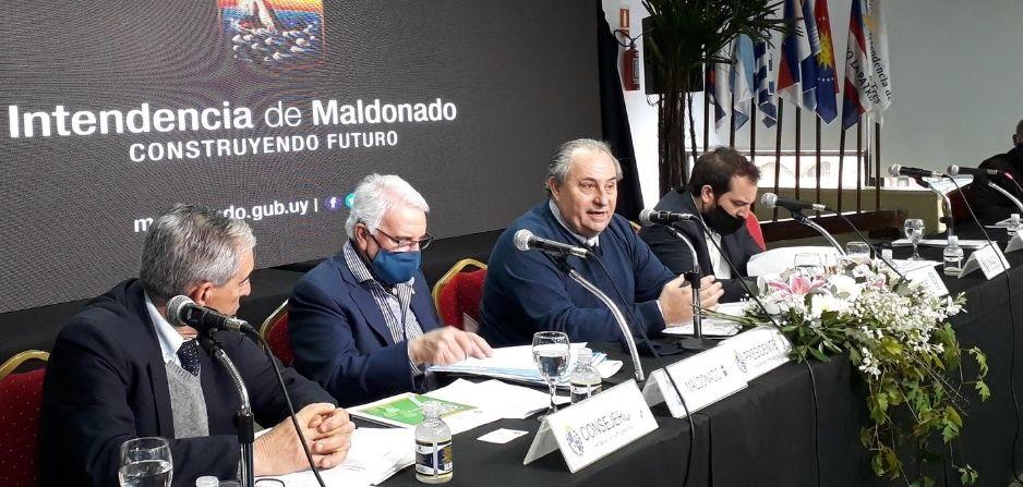 Esc. Alejandro Draper disertando durante el 60° Congreso Nacional de Intendentes