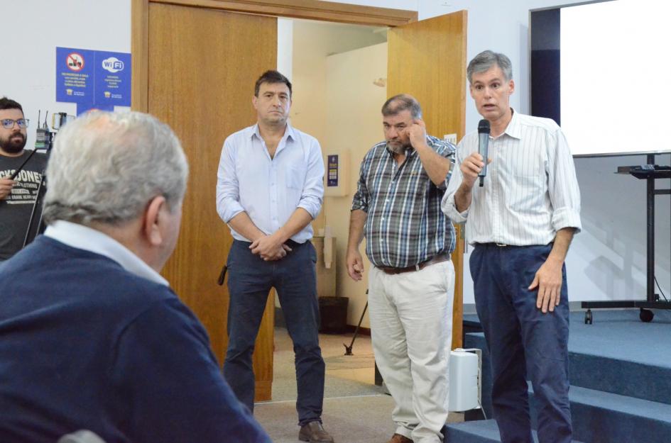 Director de UNASEV, Mauricio Viera Dutruel haciendo uso de la palabra Director de UNASEV, Mauricio Viera Dutruel haciendo uso de la palabra