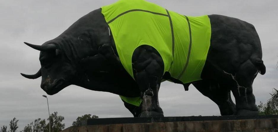 Símbolo de Paso de los Toros con camiseta reflectiva