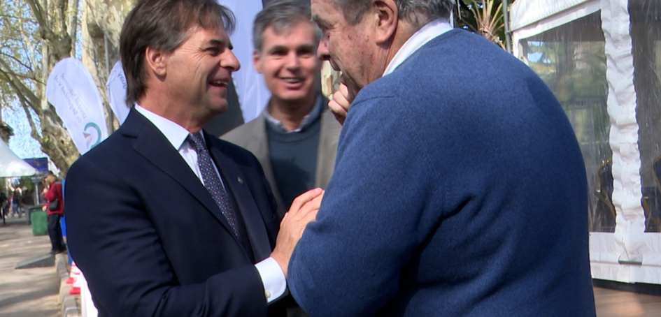 Presidente de la República, Luis Lacalle saluda a Jorge Alfaro y Mauricio Viera