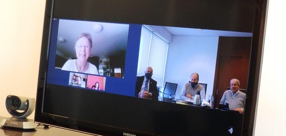 Autoridades de FICVI asistiendo a reunión virtual con UNASEV