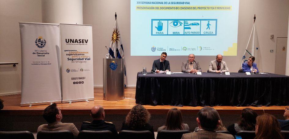 Autoridades de UNASEV y MIDES Autoridades de UNASEV y MIDES