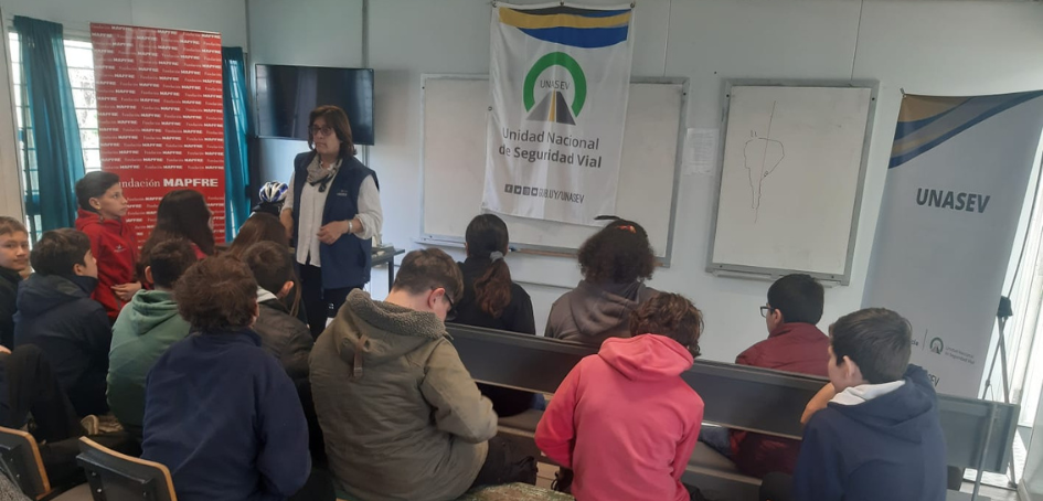 Intervención con estudiantes de UTU en Nueva Palmira, Colonia Intervención con estudiantes de UTU en Nueva Palmira, Colonia