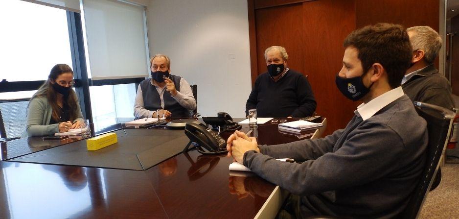 Equipo Técnico de UNASEV reunido con Latin NCAP Equipo Técnico de UNASEV reunido con Latin NCAP