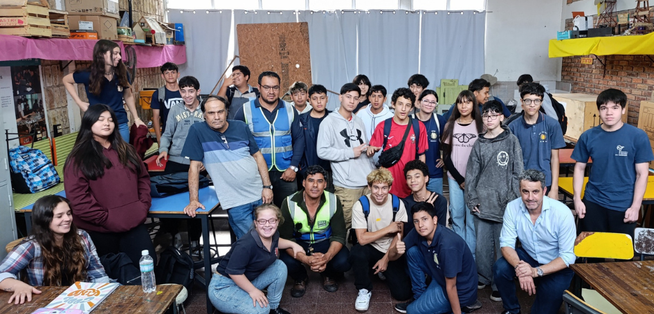 Oficina de Seguridad Vial y Tránsito de Bella Unión trabajando con alumnos de UTU Oficina de Seguridad Vial y Tránsito de Bella Unión trabajando con alumnos de UTU
