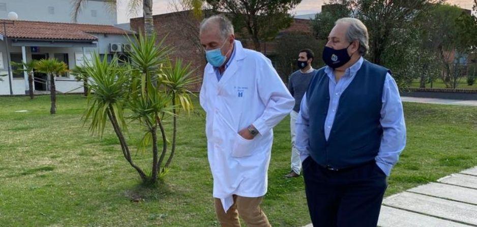 Dr. Ferreira y Esc. Draper en recorrida por Hospital Regional de Tacuarembó