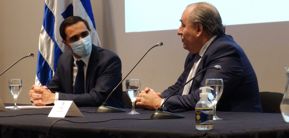 Esc. Alejandro Draper haciendo uso de la palabra Esc. Alejandro Draper haciendo uso de la palabra