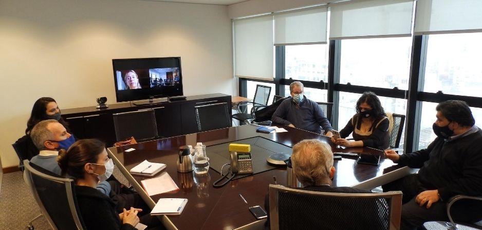 Otra vista de la reunión entre el Departamento de Medicina Familiar y Comunitaria, y el Área Salud de UNASEV Otra vista de la reunión entre el Departamento de Medicina Familiar y Comunitaria, y el Área Salud de UNASEV
