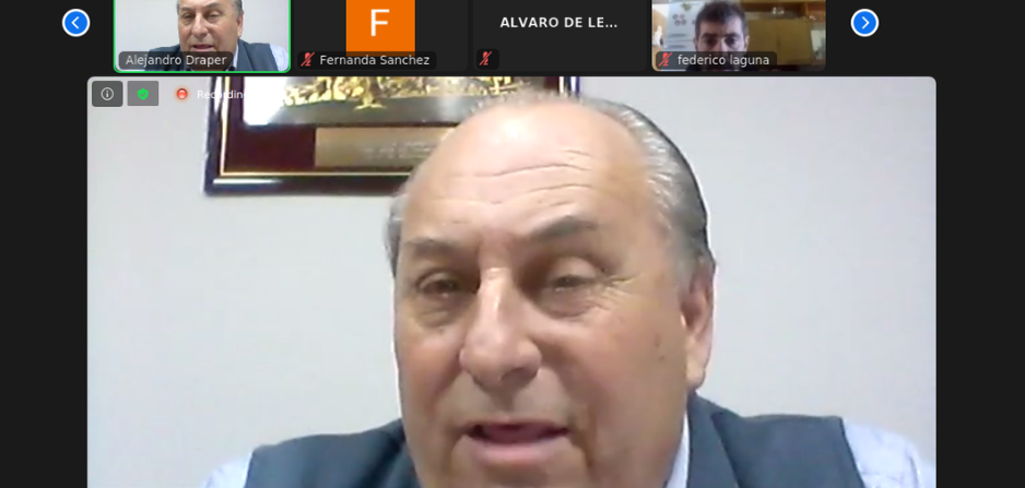 Esc. Alejandro Draper presentando Seminario Esc. Alejandro Draper presentando Seminario