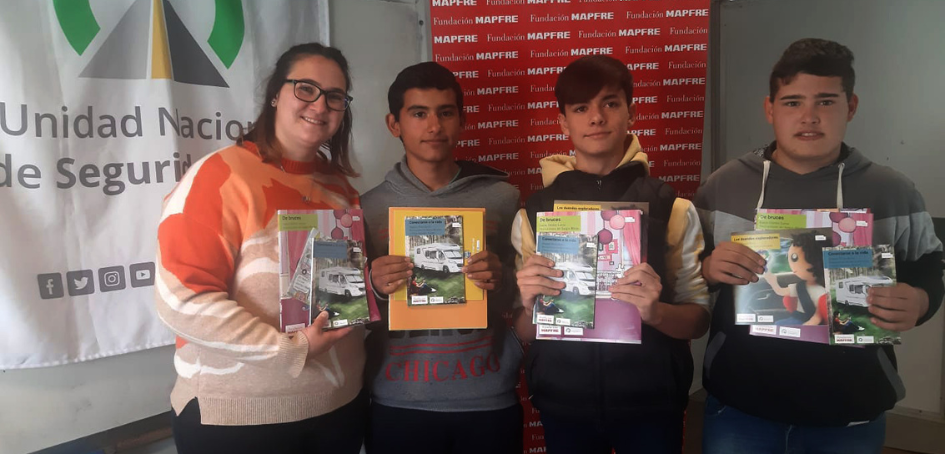 Estudiantes de UTU en Nueva Palmira (Colonia), reciben material didáctico