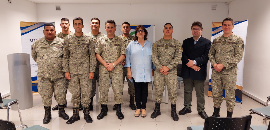 Parte del núcleo de egresados pertenecientes al Ejército Parte del núcleo de egresados pertenecientes al Ejército