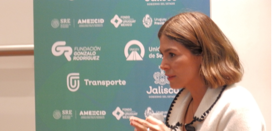 Exposición sobre ley de movilidad en Jalisco por parte de la Diputada Mónica Magaña Exposición sobre ley de movilidad en Jalisco por parte de la Diputada Mónica Magaña
