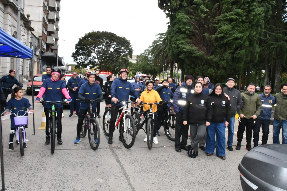 Ciclistas participan de acción por Mayo Amarillo 