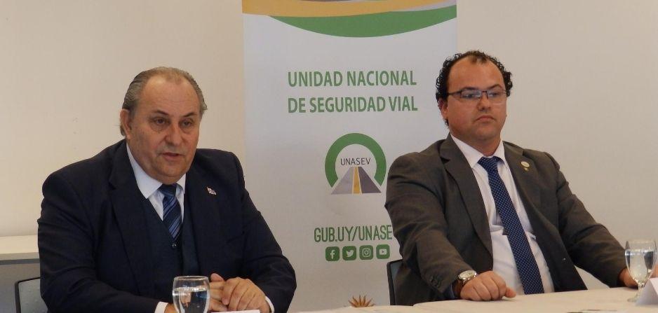 Esc. Alejandro Draper haciendo uso de la palabra Esc. Alejandro Draper haciendo uso de la palabra