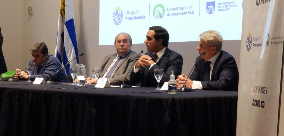 Dr. Norberto Borba - Esc. Alejandro Draper - Lic. José Luis Satdjian - Dr. Julio Vignolo Dr. Norberto Borba - Esc. Alejandro Draper - Lic. José Luis Satdjian - Dr. Julio Vignolo