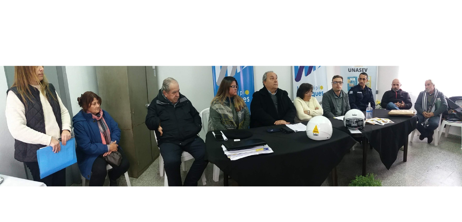 Foto panorámica de mesa de presentación en Municipio de Migues Foto panorámica de mesa de presentación en Municipio de Migues
