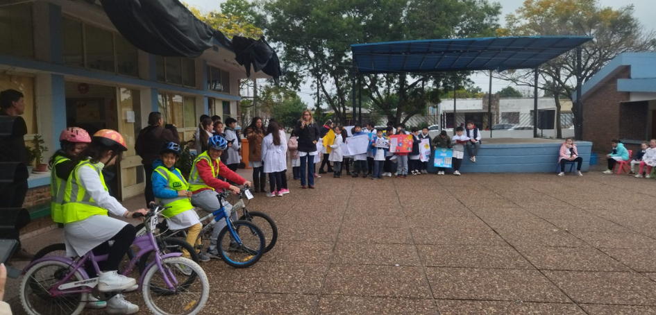 Actividad de Escuela en Bella Unión sobre seguridad vial_3