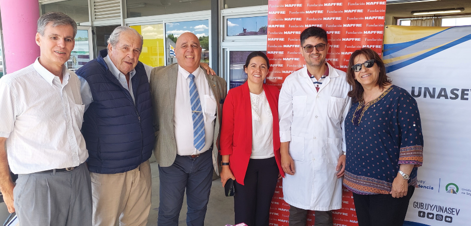 UNASEV hace entrega de material didáctico en Escuela 384 de Nuevo París UNASEV hace entrega de material didáctico en Escuela 384 de Nuevo París
