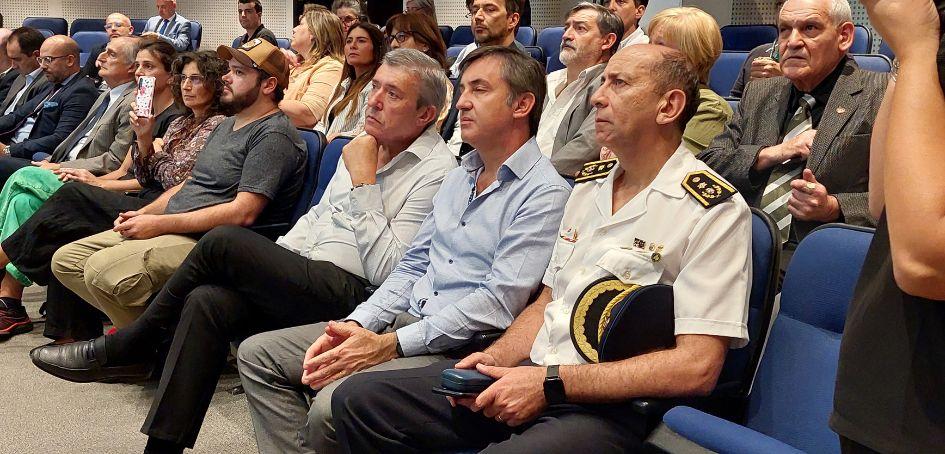 Segunda vista parcial de público asistente Segunda vista parcial de público asistente