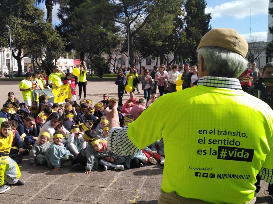 Presidente de UNASEV haciendo uso de la palabra en la plaza