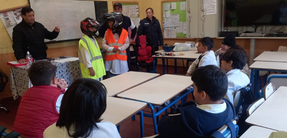 Educadores Viales brindando Taller a grupo de escolares Educadores Viales brindando Taller a grupo de escolares