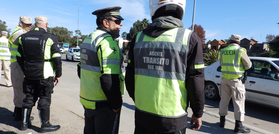Inspectores de Tránsito de Canelones, durante el operativo Inspectores de Tránsito de Canelones, durante el operativo