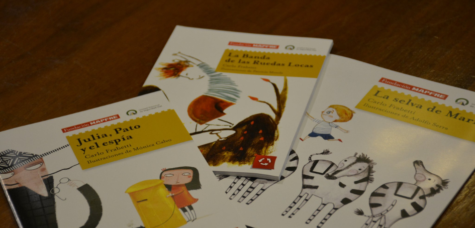 Set de libros de educación vial donados junto a Fundación MAPFRE Set de libros de educación vial donados junto a Fundación MAPFRE