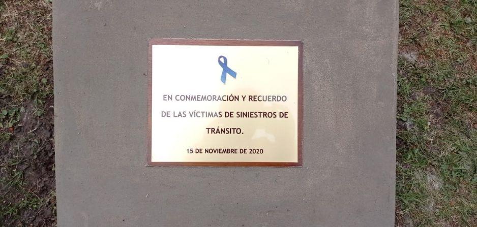 Placa descubierta en Parque Rodó de Tacuarembó a propósito del Día Mundial de las Víctimas de Siniestros de Tránsito