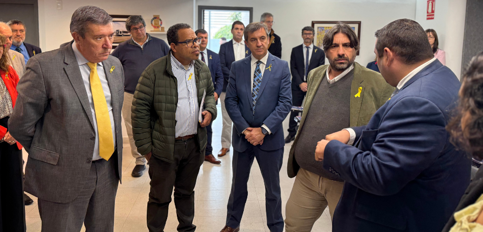 Intercambio entre jerarcas y técnicos sobre la capacitación de personal de Cutcsa Intercambio entre jerarcas y técnicos sobre la capacitación de personal de Cutcsa