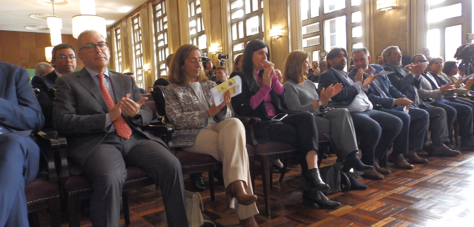 Autoridades nacionales y representantes internacionales