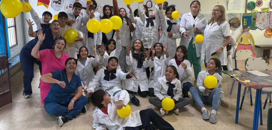 Liceales de Paysandú luego de un Taller sobre Mayo Amarillo Liceales de Paysandú luego de un Taller sobre Mayo Amarillo