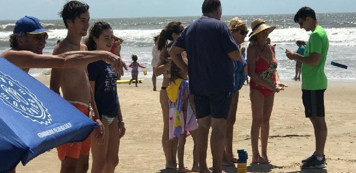 Facilitadores de Campaña Verano Querido en balneario la Aguada / Rocha Facilitadores de Campaña Verano Querido en balneario la Aguada / Rocha