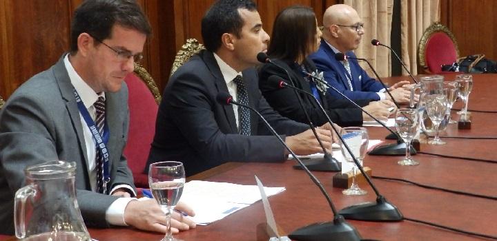 Panelistas internacionales del 1er Foro de Violencia Vial en Uruguay Panelistas internacionales del 1er Foro de Violencia Vial en Uruguay