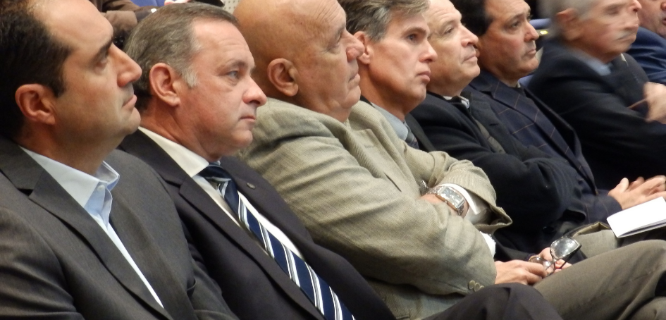 Secretario de Presidencia Dr. Álvaro Delgado, junto a directores de UNASEV Secretario de Presidencia Dr. Álvaro Delgado, junto a directores de UNASEV