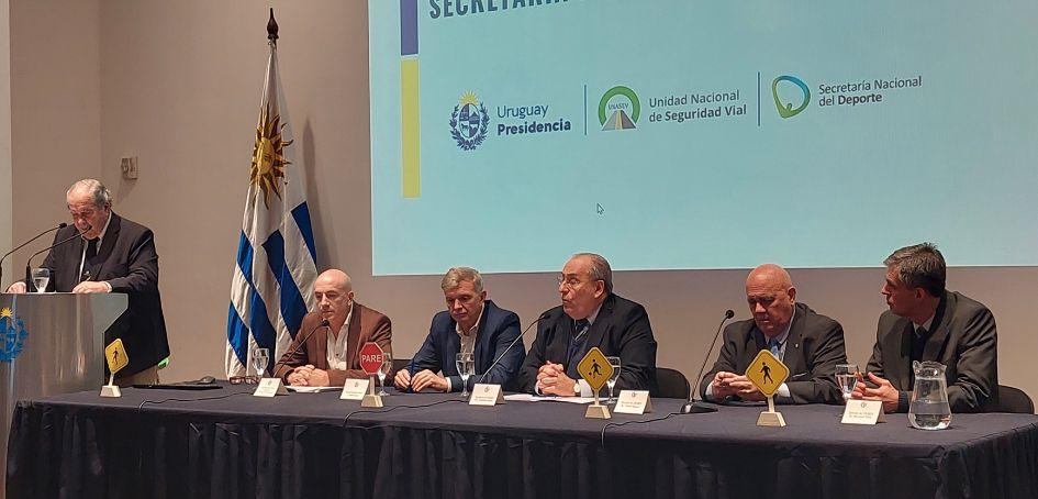 Exposición de autoridades de SENADE y UNASEV Exposición de autoridades de SENADE y UNASEV