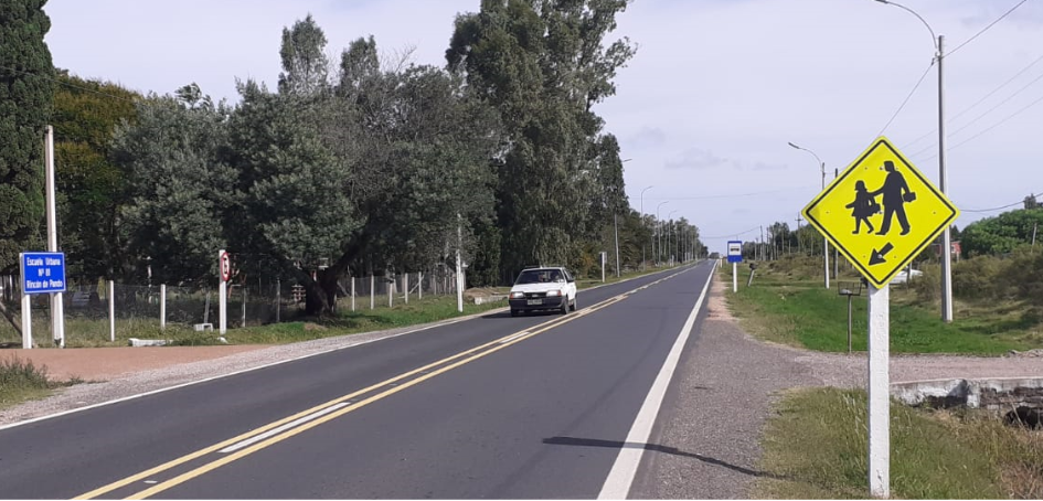 Cartel de peatones en ruta Cartel de peatones en ruta