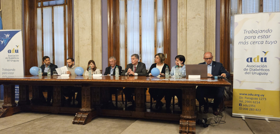 Mesa de la actividad “Conocer los riesgos es conocer la respuesta” en el Palacio Legislativo Mesa de la actividad “Conocer los riesgos es conocer la respuesta” en el Palacio Legislativo