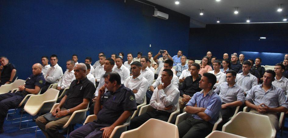 Auditorio durante las exposiciones de Jorge Alfaro y Lauro Paulette de UNASEV Auditorio durante las exposiciones de Jorge Alfaro y Lauro Paulette de UNASEV