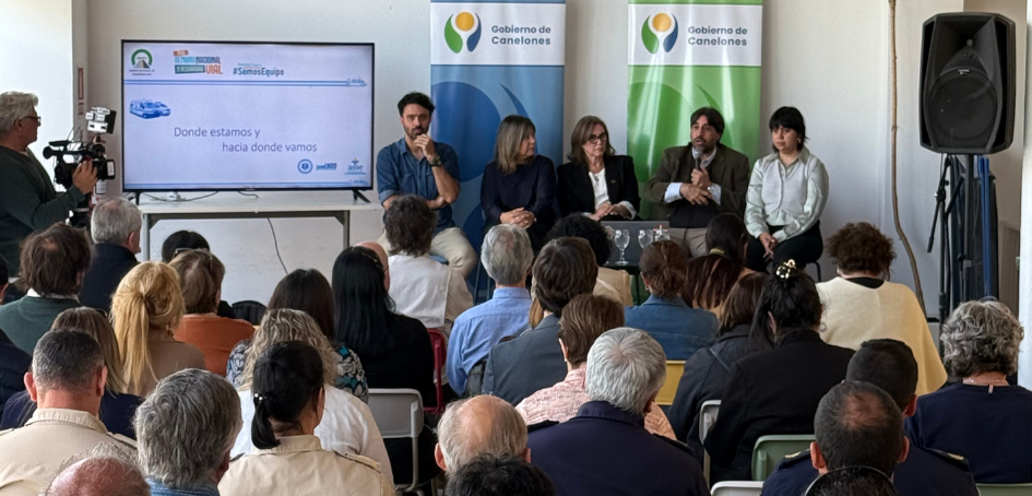 Mesa de apertura De izquierda a derecha, Gerardo Bruzzone; Garrido, Saffiro, Metediera y EspigaPIGA.