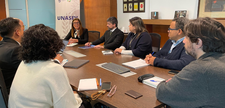 Fundación Gonzalo Rodríguez, AUCI y representante de Bolivia recibidos por autoridades de Unasev Fundación Gonzalo Rodríguez, AUCI y representante de Bolivia recibidos por autoridades de Unasev