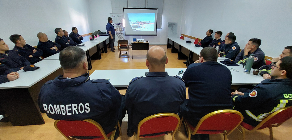 Vista parcial de los alumnos en el aula durante la Capacitación Vista parcial de los alumnos en el aula durante la Capacitación