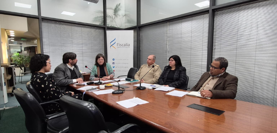 El Director Aníbal Pintos y la Secretaria Ejecutiva Fernanda Artagaveytia estuvieron presentes