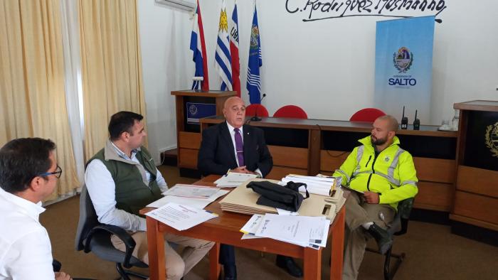 Director de UNASEV Carlos Manzor, reunido con autoridades de Tránsito de Salto