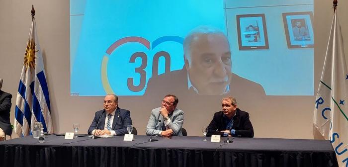 pere Navarro haciendo uso de la palabra mediante videoconferencia pere Navarro haciendo uso de la palabra mediante videoconferencia